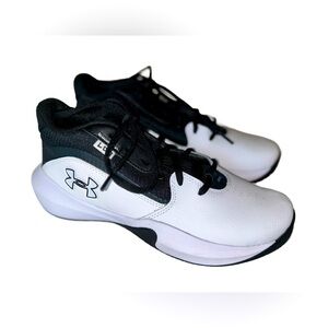 Boys Under Armour Black and White Sneakers Size 6.5